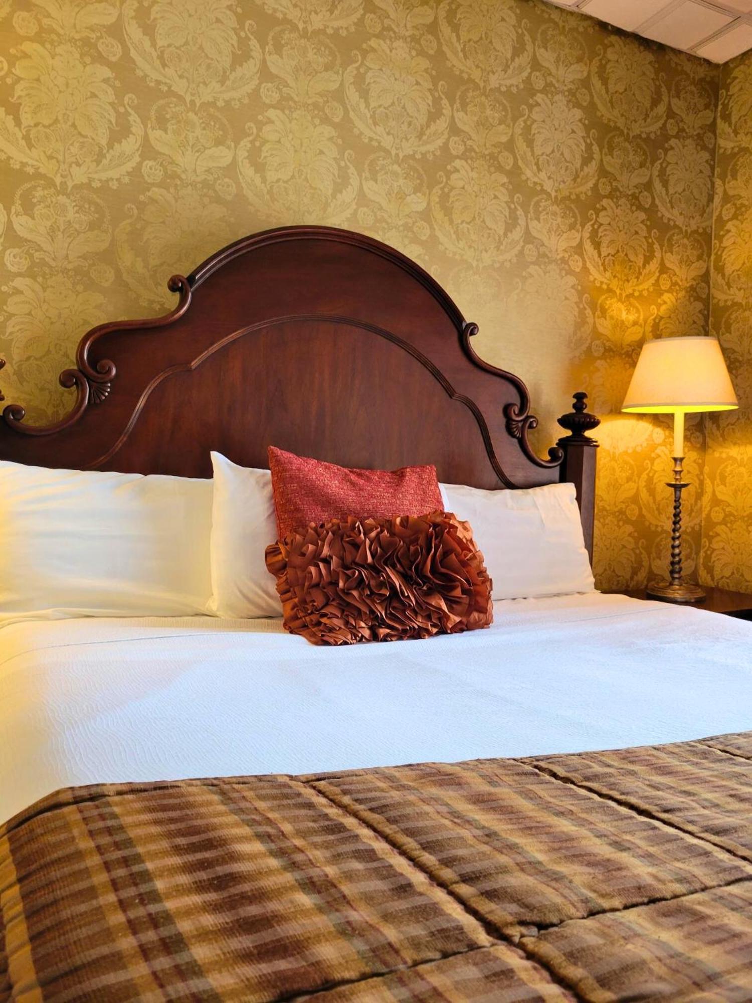 Altland House Inn & Suites Abbottstown Extérieur photo